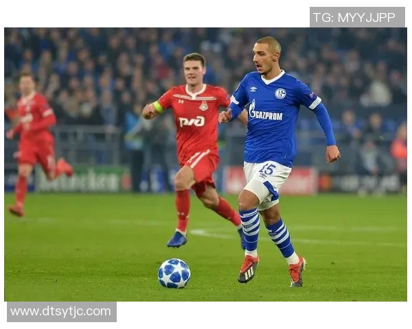 沙尔克与俄罗斯火车头激战正酣球迷热情高涨期待精彩对决