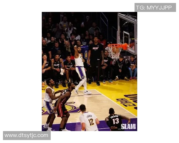 湖人对热火第二场比赛大比分分析与精彩瞬间回顾 湖人对热火第二场比赛大比分分析与精彩瞬间回顾