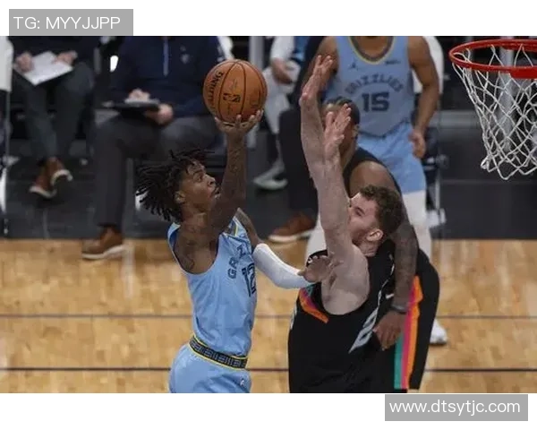 马刺与灰熊第二场精彩对决回放全程回顾与精彩瞬间分析 马刺与灰熊第二场精彩对决回放全程回顾与精彩瞬间分析